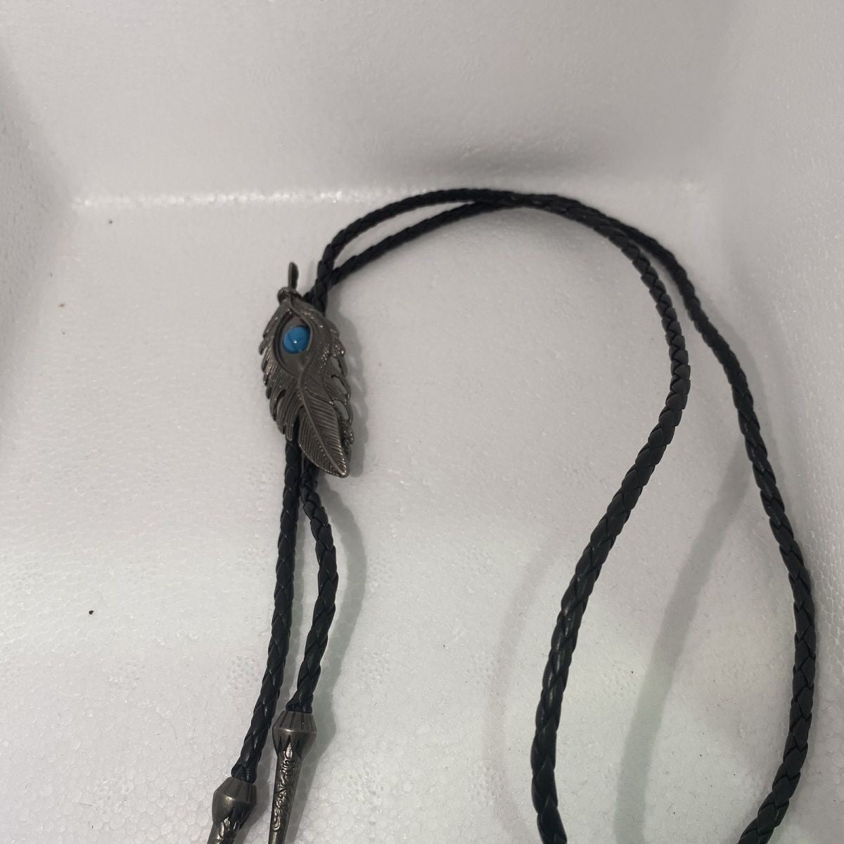 Western Cowboy Bolo Tie Feather Metal Blue Bead Unisex Cos Necklace