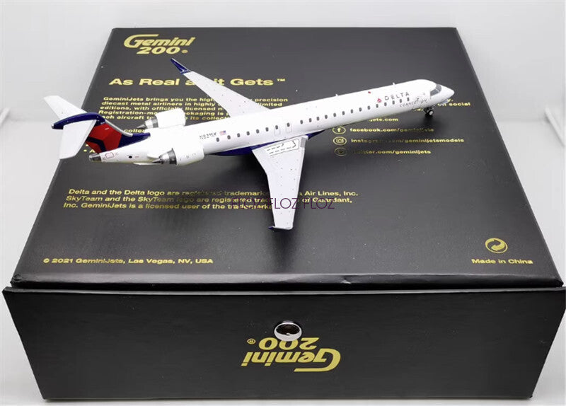 Geminijets for DELTA for BOMBARDIER CRJ900 N821SK 1/200 Aircraft Pre-built Model