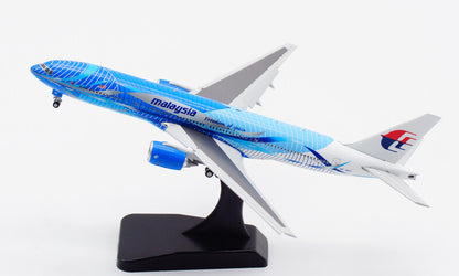 JC Wings malaysia for Boeing 777-200ER 9M-MRD Flaps down 1/400 plane Pre-built