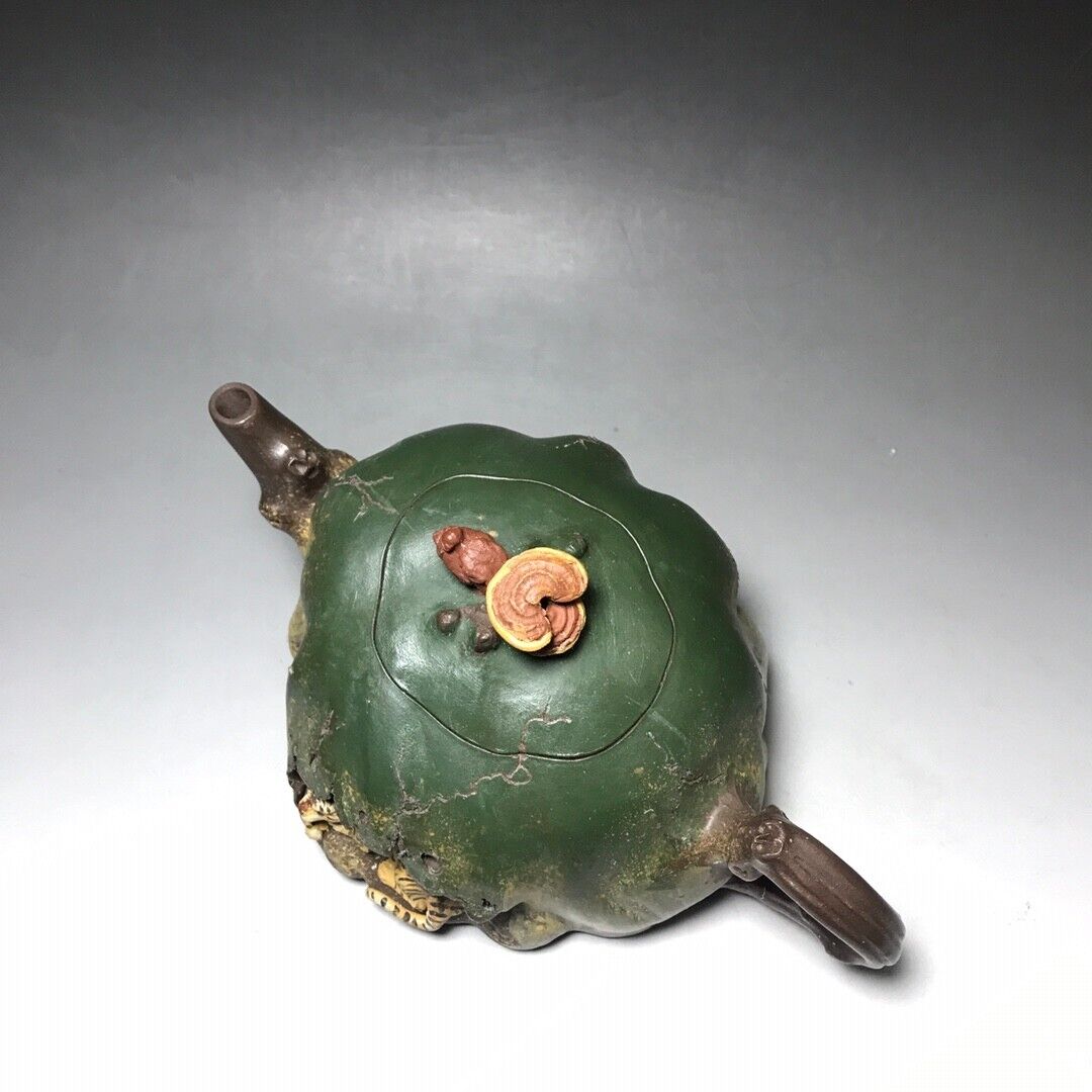 Chinese Yixing Zisha Clay Handmade Exquisite Teapot （藏龙卧虎 底款：汪寅仙）