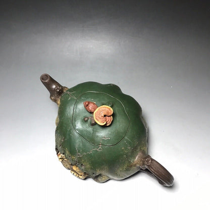 Chinese Yixing Zisha Clay Handmade Exquisite Teapot （藏龙卧虎 底款：汪寅仙）