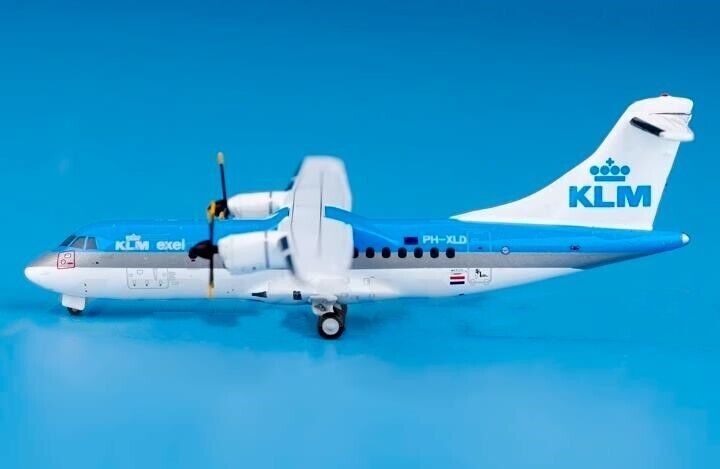 1:400 JC Wings KLM Commuter ATR-42-300 Passenger Airplane Diecast Aircraft Model