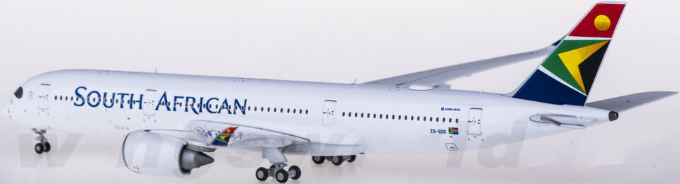 1:400 GeminiJets SOUTH AFRICAN AIRBUS A350-900 Passenger Airplane Diecast Model