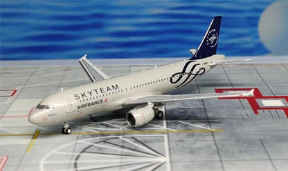 PANDAMODEL AIR FRANCE SKYTEAM Airbus A320 F-GKXS 1:400 DIECAST plane Pre-built
