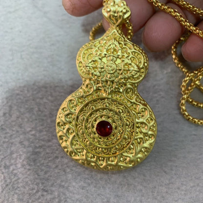 Chinese Style Rotatable Luminous Gourd Pendant Inlaid Diamond Gilt Necklace