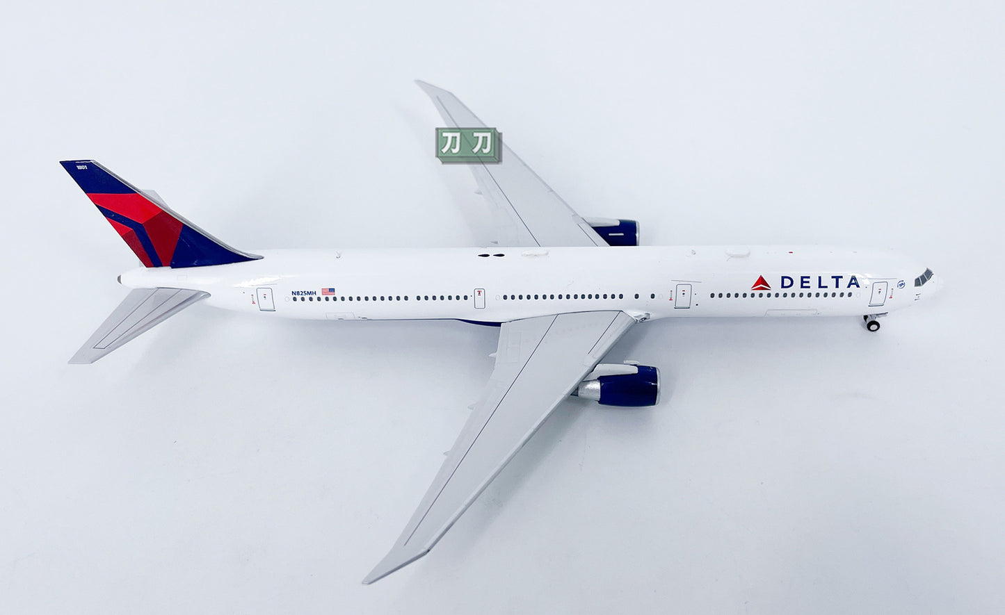 1:400 PandaModel DELTA B767-400 N825MH Passenger Airplane Diecast Model