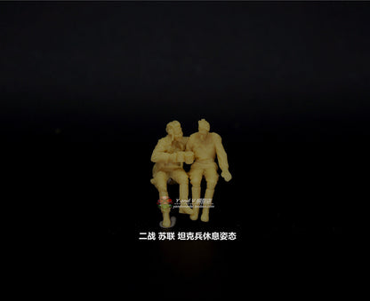1/72 1/64 1/87 WWII Soviet Tank Crews Resting Pose 2-Persons Unpainted Model