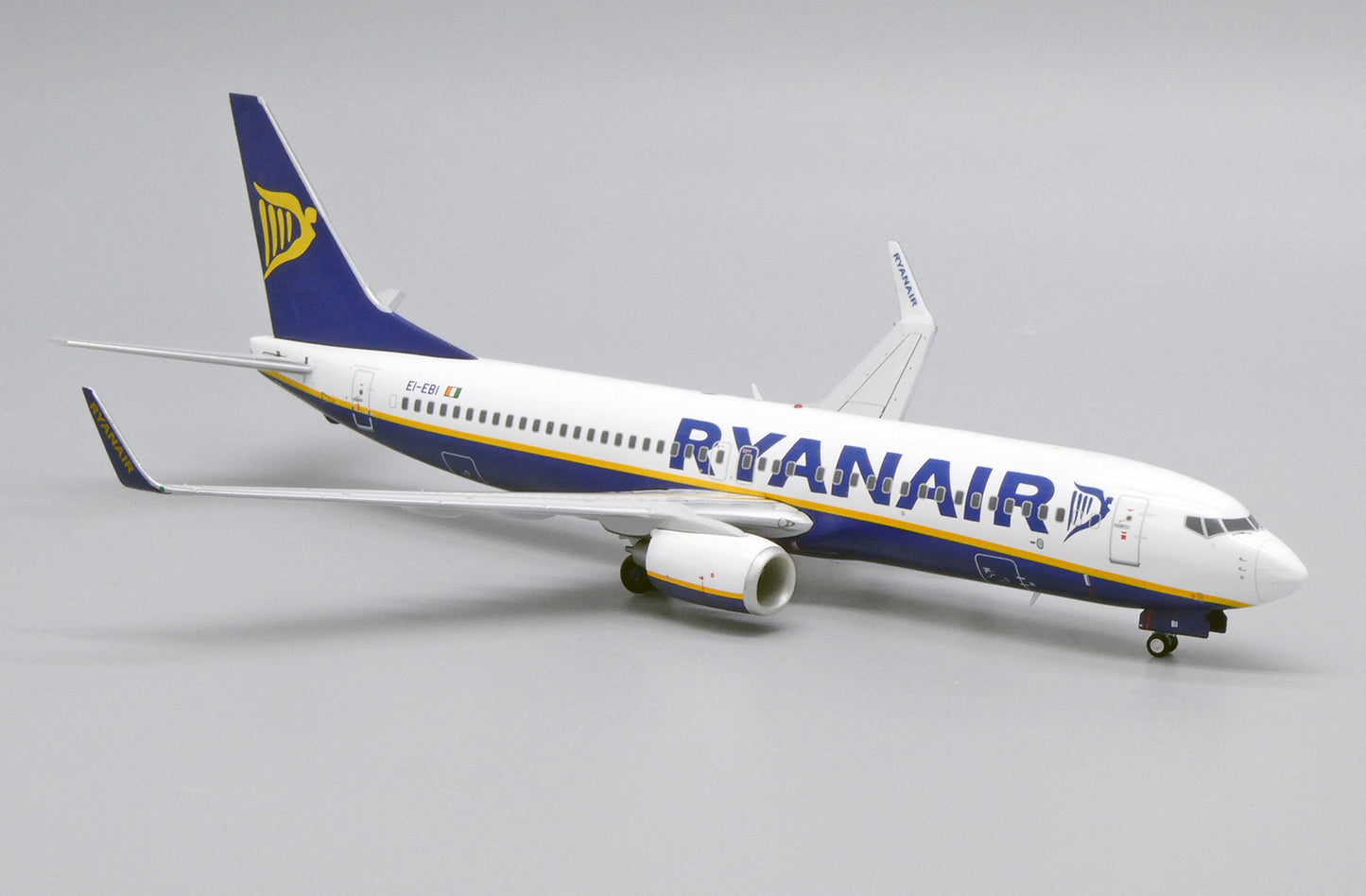 1:200 JC Wings Ryanair Boeing 737-800 Passenger Airplane Diecast Model
