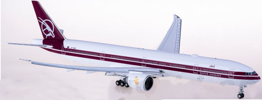 1:200 Geminijets Qatar Boeing 777-300 A7-BAC Passenger Airplane Diecast Model