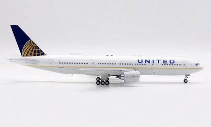 1:200 32CM InFlight UNITED BOEING 777-200 Passenger Airplane Diecast Plane Model