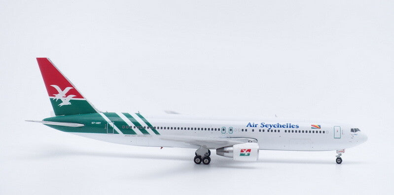 1:400 Phoenix Air Seychelles BOEING 767-300ER Passenger Airplane Diecast Model