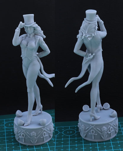 1/24 resin figures modelSexy female magician Unassembled unpainted