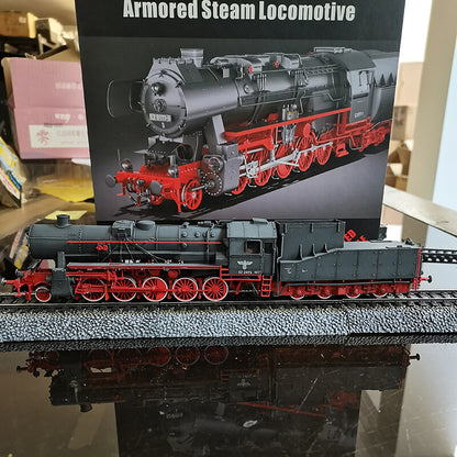 1/72 German Dr52 Steam Train+Flat Trailer+88 Guns+4 Soldiers Suit Model
