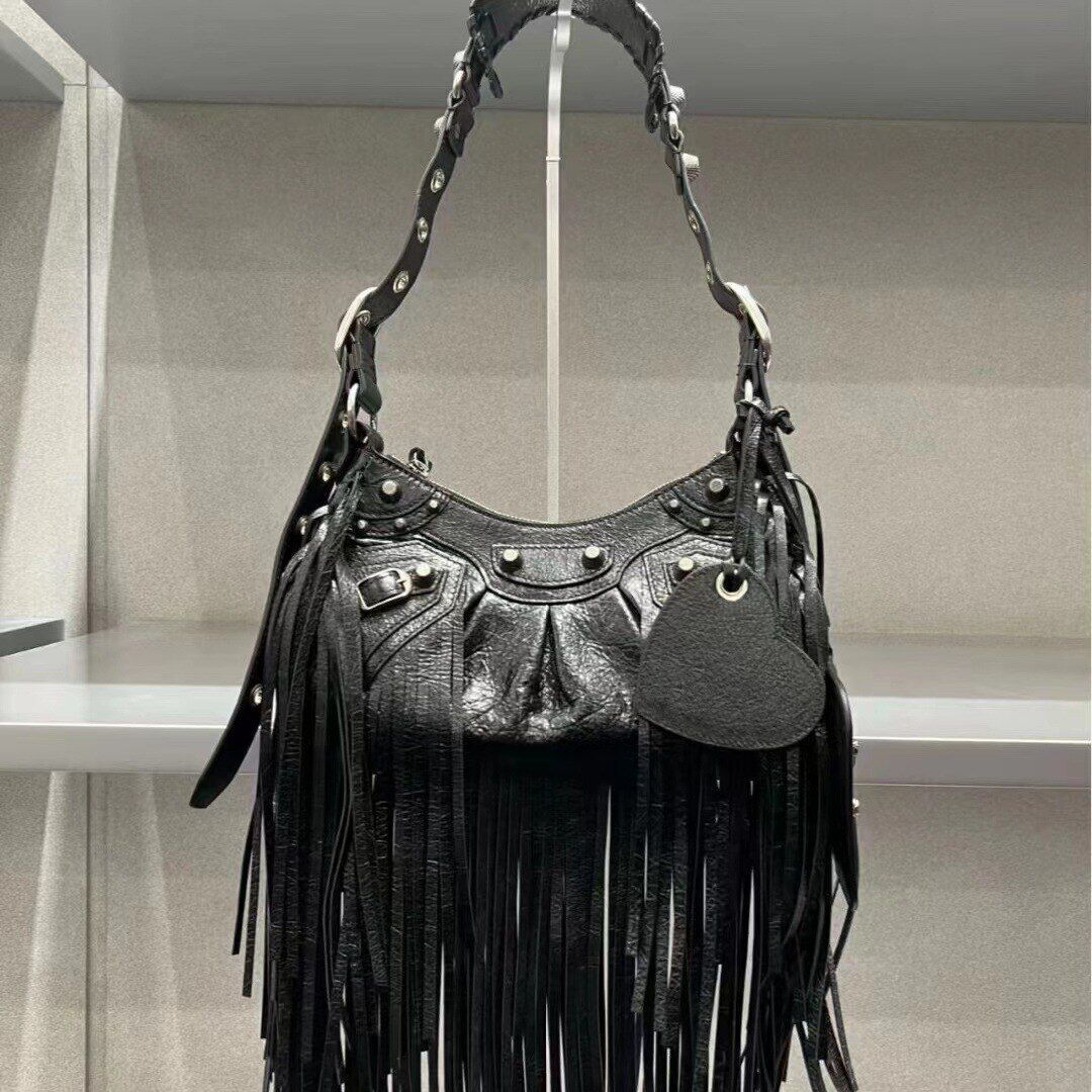 Shoulder Bag Handbag Pleated Rivet Fashion Underarm Bag Motorcycle Bag Polyester