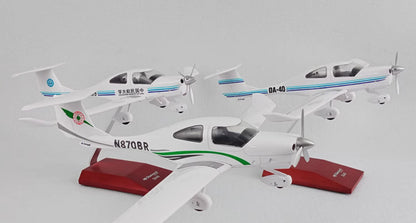 1:32 YRD CAUC DA40 Training Plane School Aeroplane ABS Plastic Trainer Model