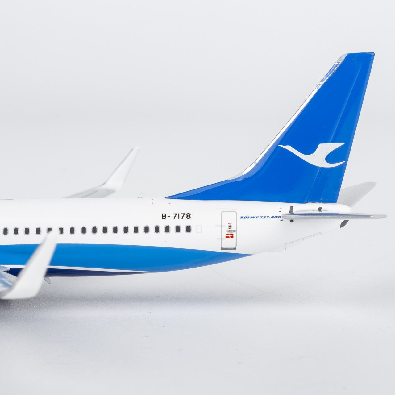 1:400 NGmodels XiamenAir B737-800 B-7178 Passenger Airplane Diecast Plane Model