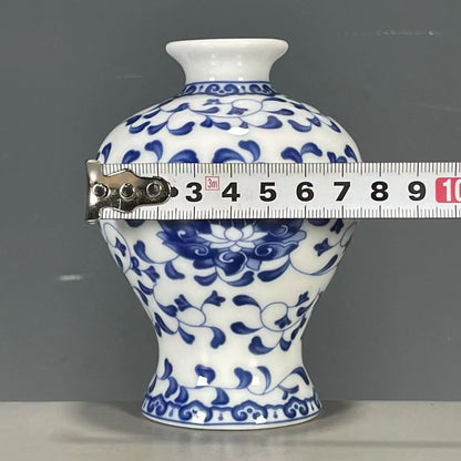 New Exquisite Chinese Porcelain Blue and White Porcelain Flower Pattern Vase