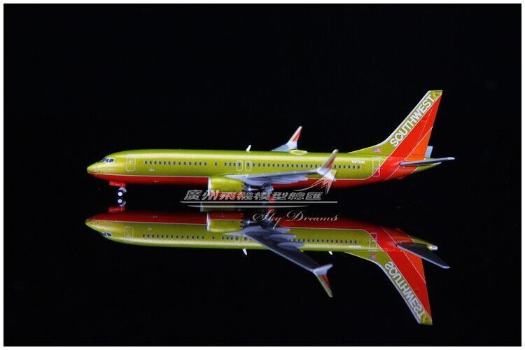 1:400 GeminiJets SOUTHWEST BOEING 737 MAX8 Passenger Airplane Diecast Model