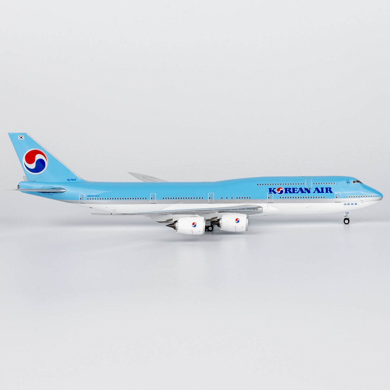 1:400 NGmodels Korean Air Boeing 747-8 Passenger Airplane Diecast Plane Model