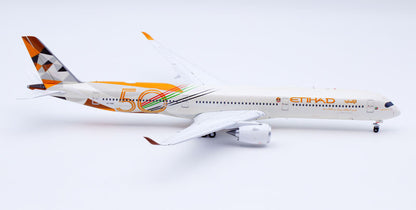 1:200 JC Wings ETIHAD AIRBUS A350-1000 Flap Down Airplane Diecast Aircraft Model