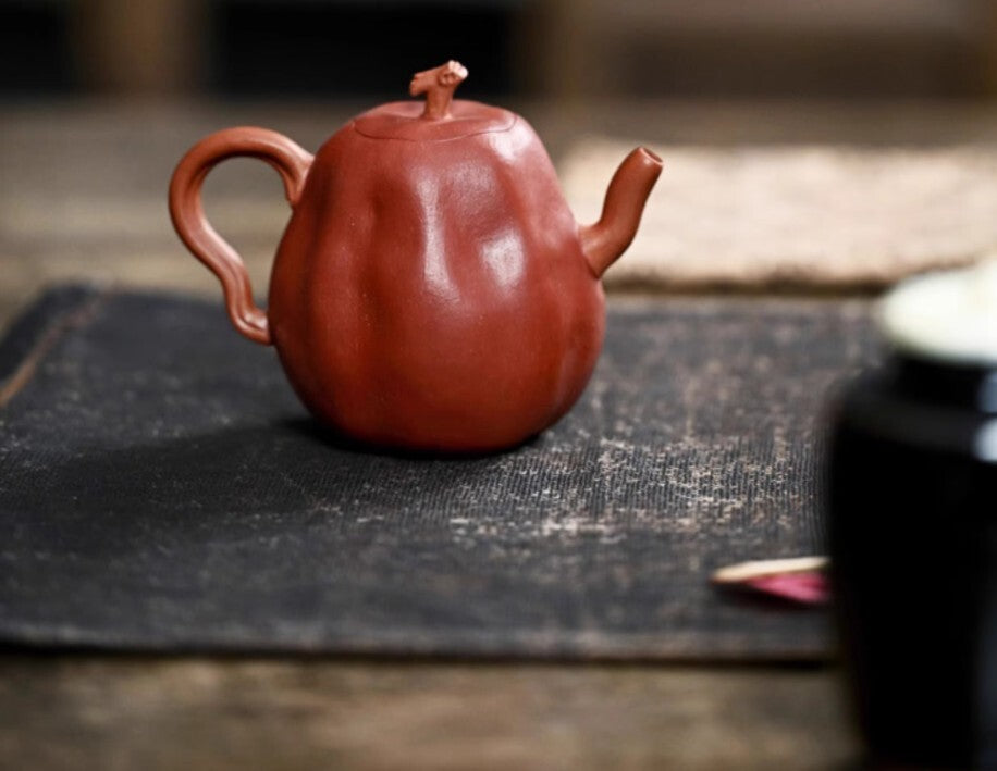 135cc Chinese Yixing Handmade Zisha Teapot Duan Ni Red Dates Hu Gongfu Tea Pot