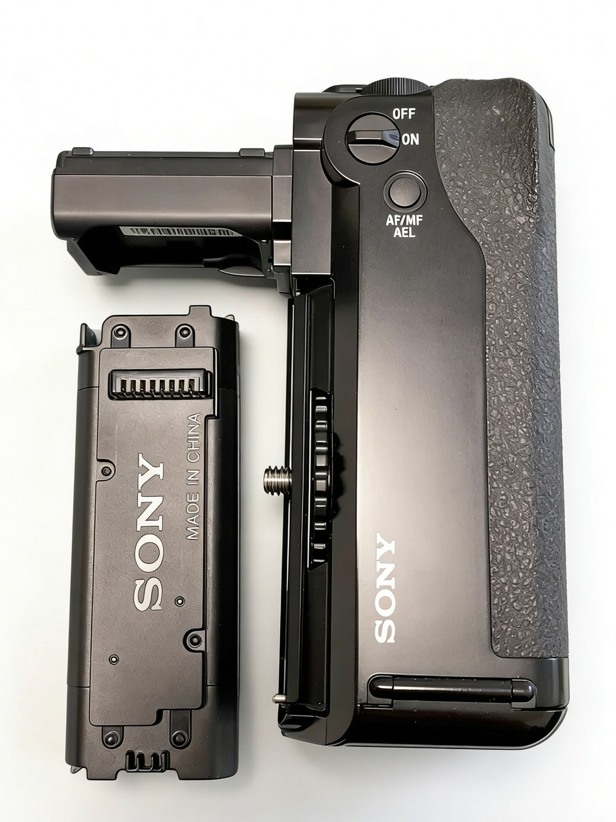 Sony VG-C1EM Vertical Grip for α7/α7R/α7S – Dual NP-W50, Portrait Shooting