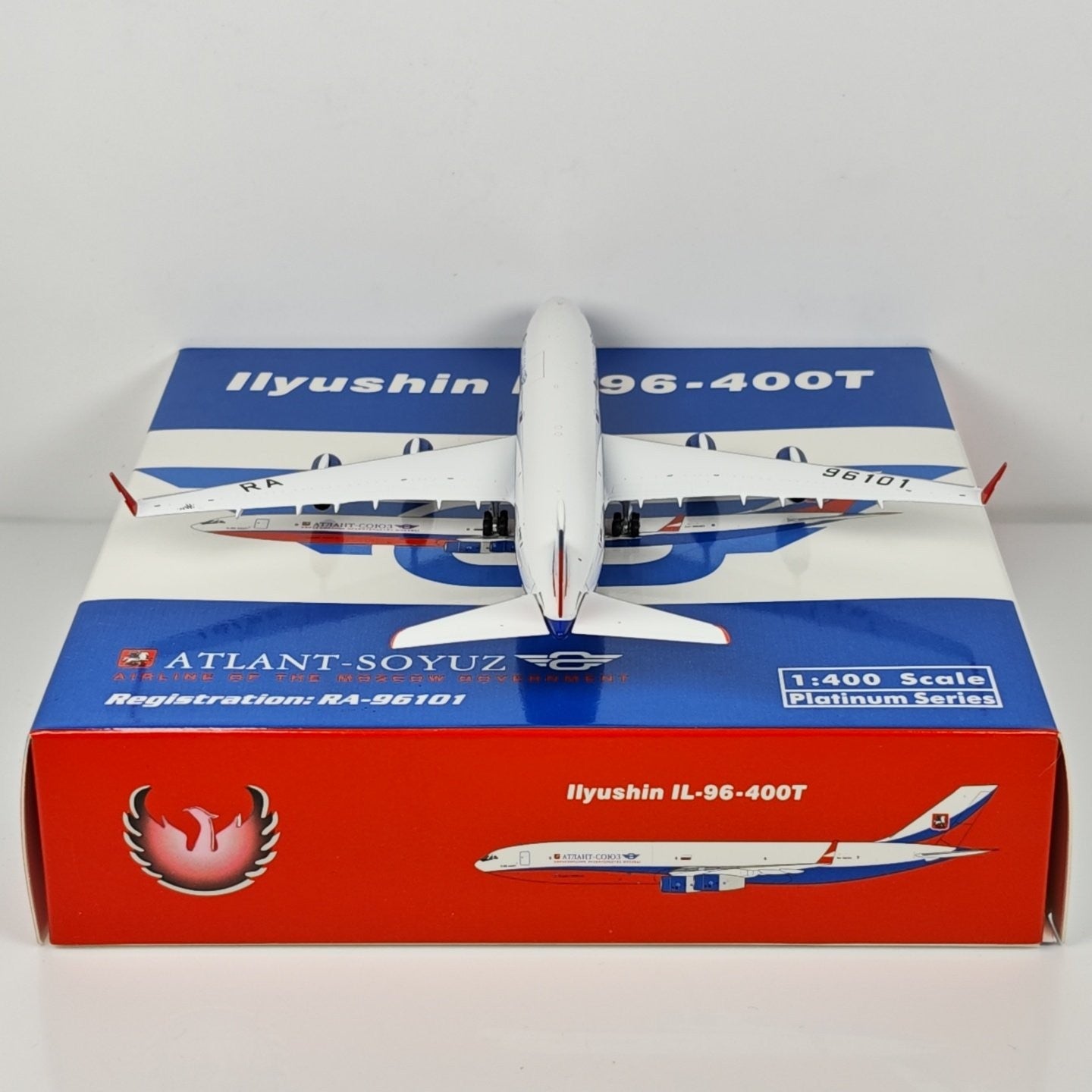 1:400 Phoenix Vietnam Airlines Ilyushin IL-96-400T Diecast Aircraft Plane Model