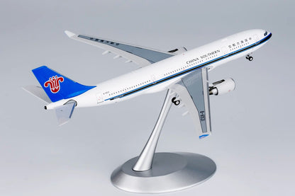 1:400 NG Model CHINA SOUTHERN AIRBUS A330-200 Passenger Airplane Diecast Model