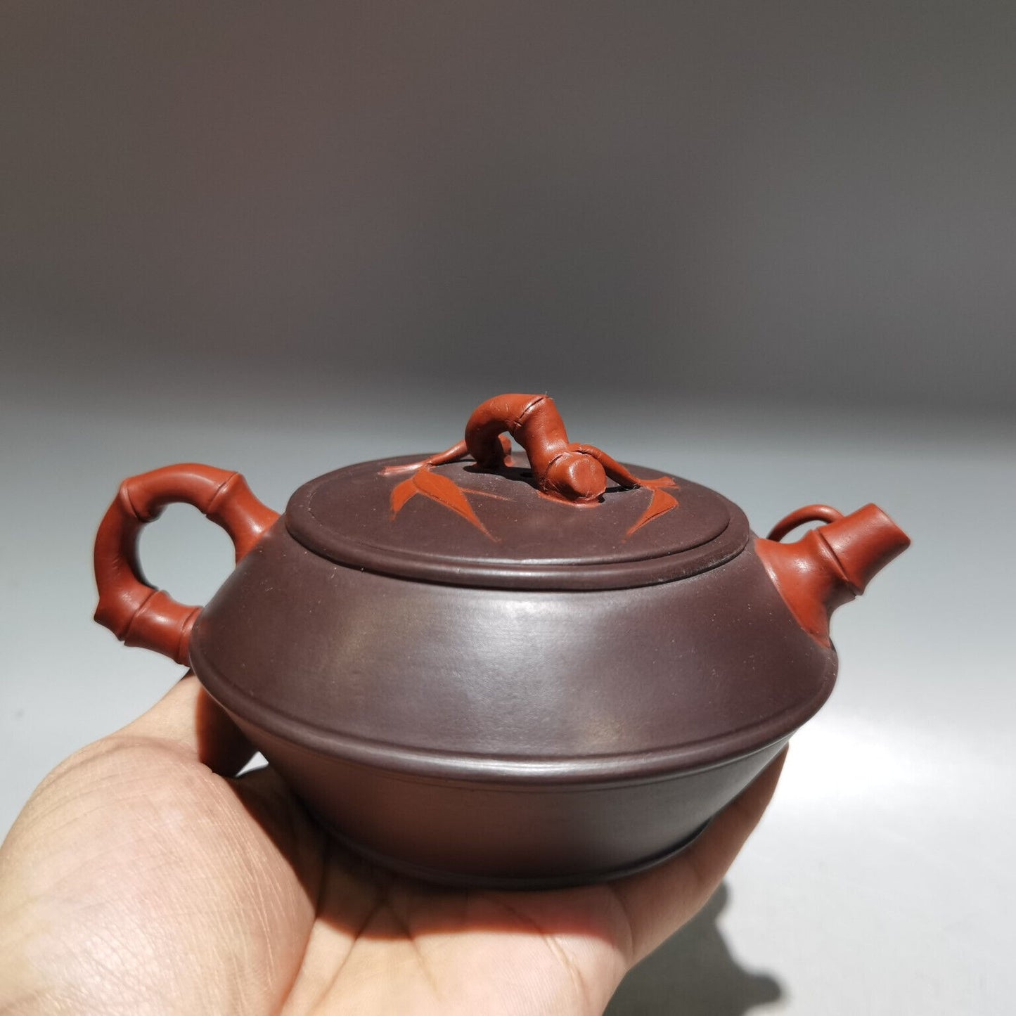 Chinese Yixing Zisha Clay Handmade Exquisite Teapot（双色扁竹叶壶 底款：顾景舟）