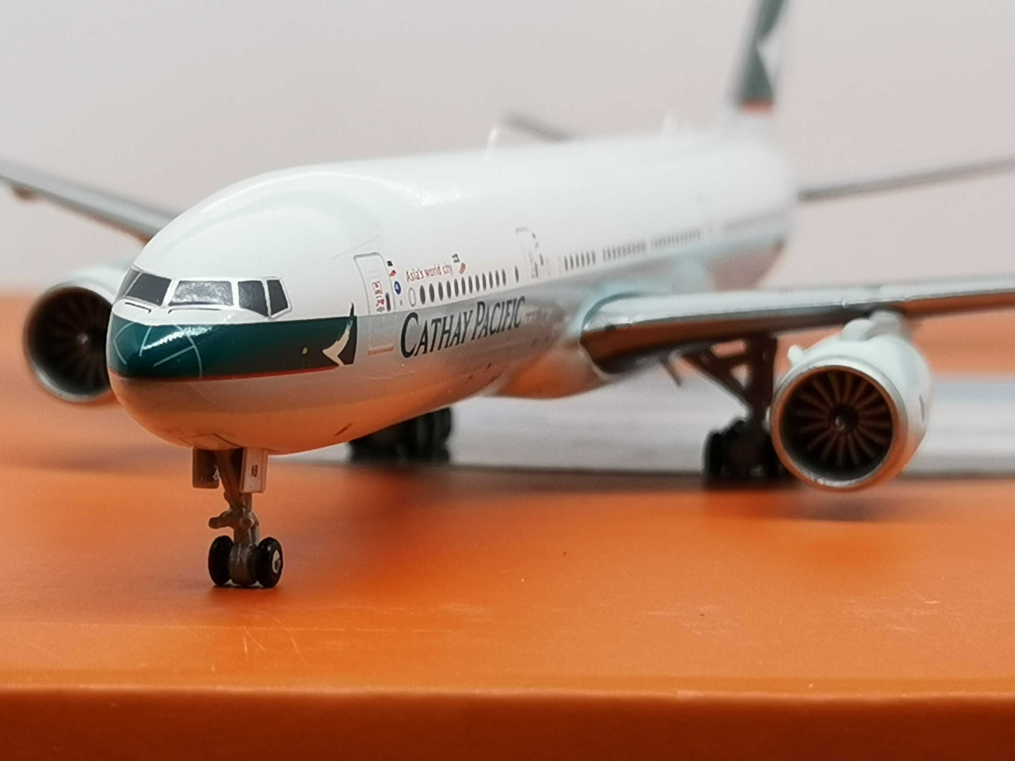 1:400 JC Wings CATHAY PACIFIC BOEING B777-200 Airplane Diecast Aircraft Model