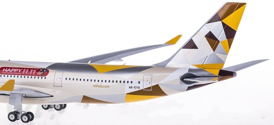 1:200 30CM Phoenix ETIHAD AIRWAYS AIRBUS A330-200 Passenger Plane Diecast Model