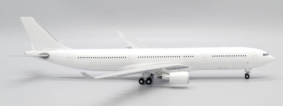 1:200 32CM JC Wings AIRBUS A330-300 Blank Airplane GE Engine Diecast Plane Model