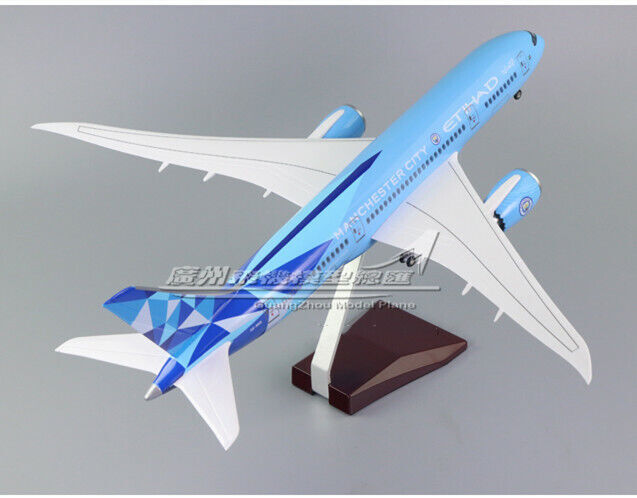 1:130 43CM ETIHAD MANCHESTER CITY BOEING 787 Airplane Landing Gear Resin Model