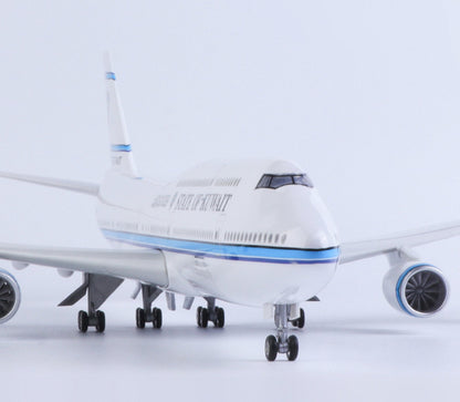 1:160 47CM STATE OF KUWAIT BOEING 747-8 Plane Landing Gear Resin Aircraft Model