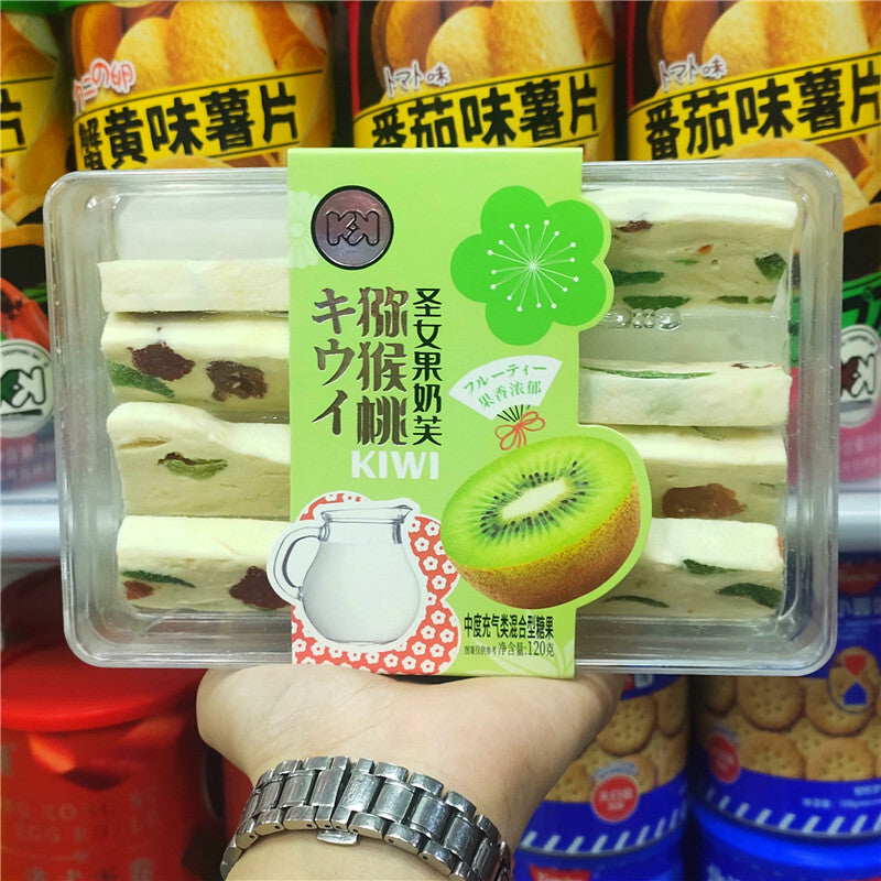 120g Thousand Layer Mango Milk Cake Freeze-Dried Strawberry Snowflake Snacks