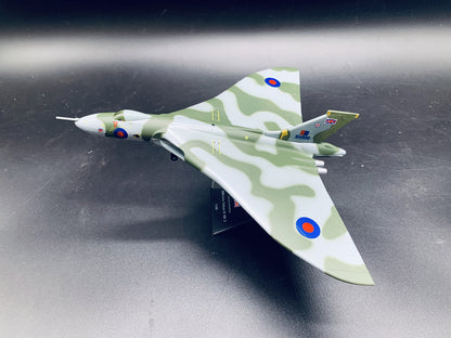 AMER BRITISH Avro Vulcan Bomber 1/144 diecast plane model aircraft