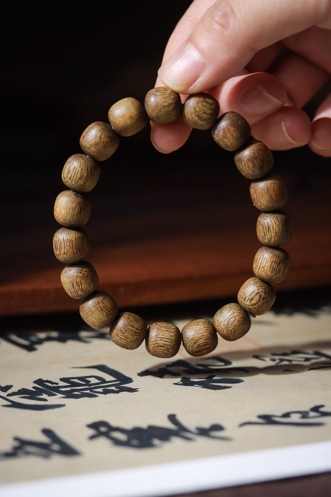 10mm Chinese Natural Eaglewood Handmade Exquisite Bracelets 31169