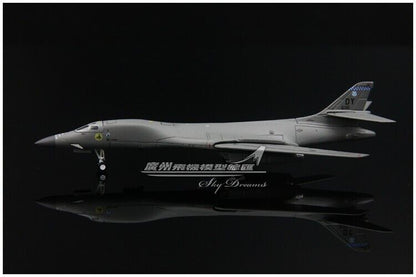 1:400 GeminiJets U.S. AIR FORCE B-1B Passenger Aircraft Diecast Airplane Model