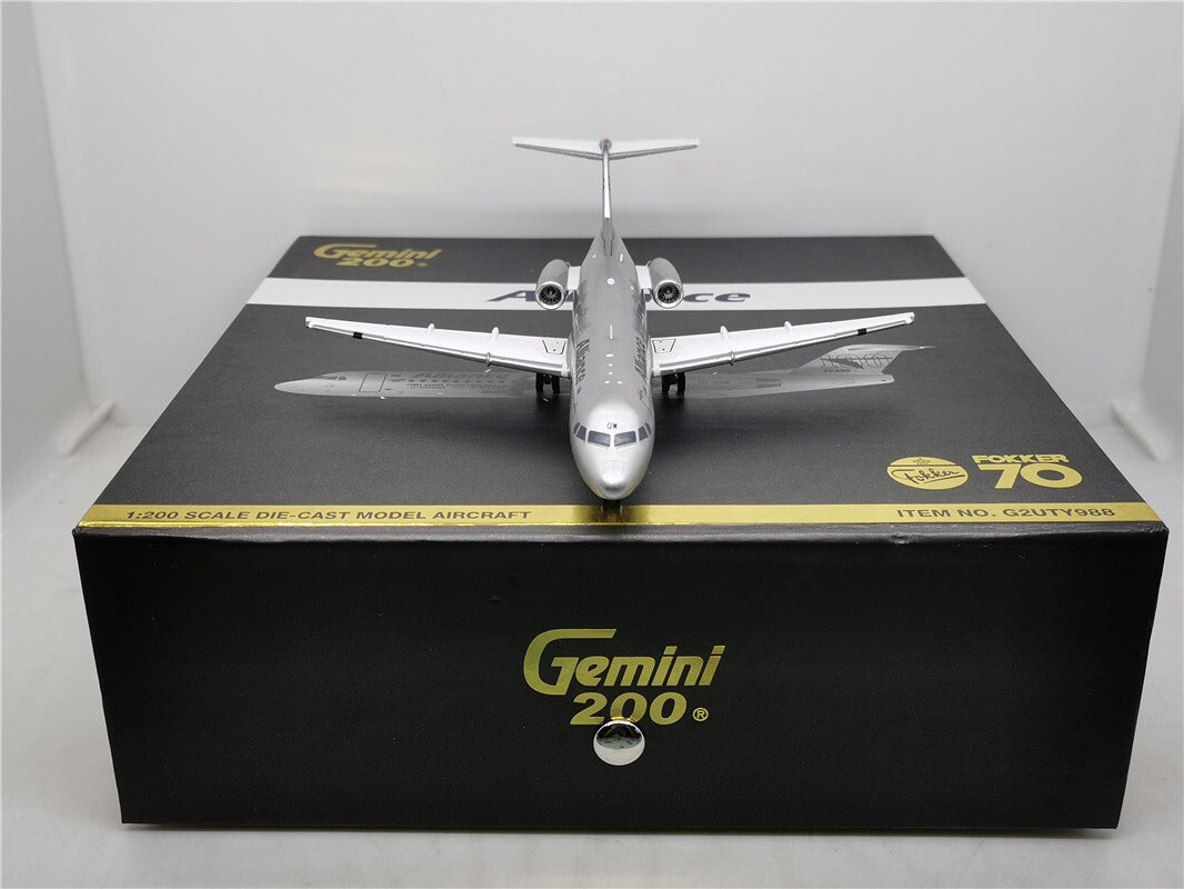 1:200 Geminijets Alliance FOKKER70 Passenger Airplane Diecast Aircraft Model