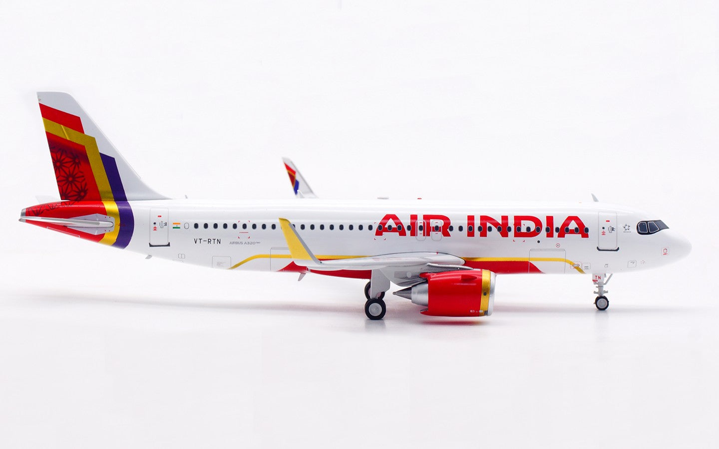 1:200 InFlight Air India A320NEO Passenger Airplane Diecast Aircraft Model