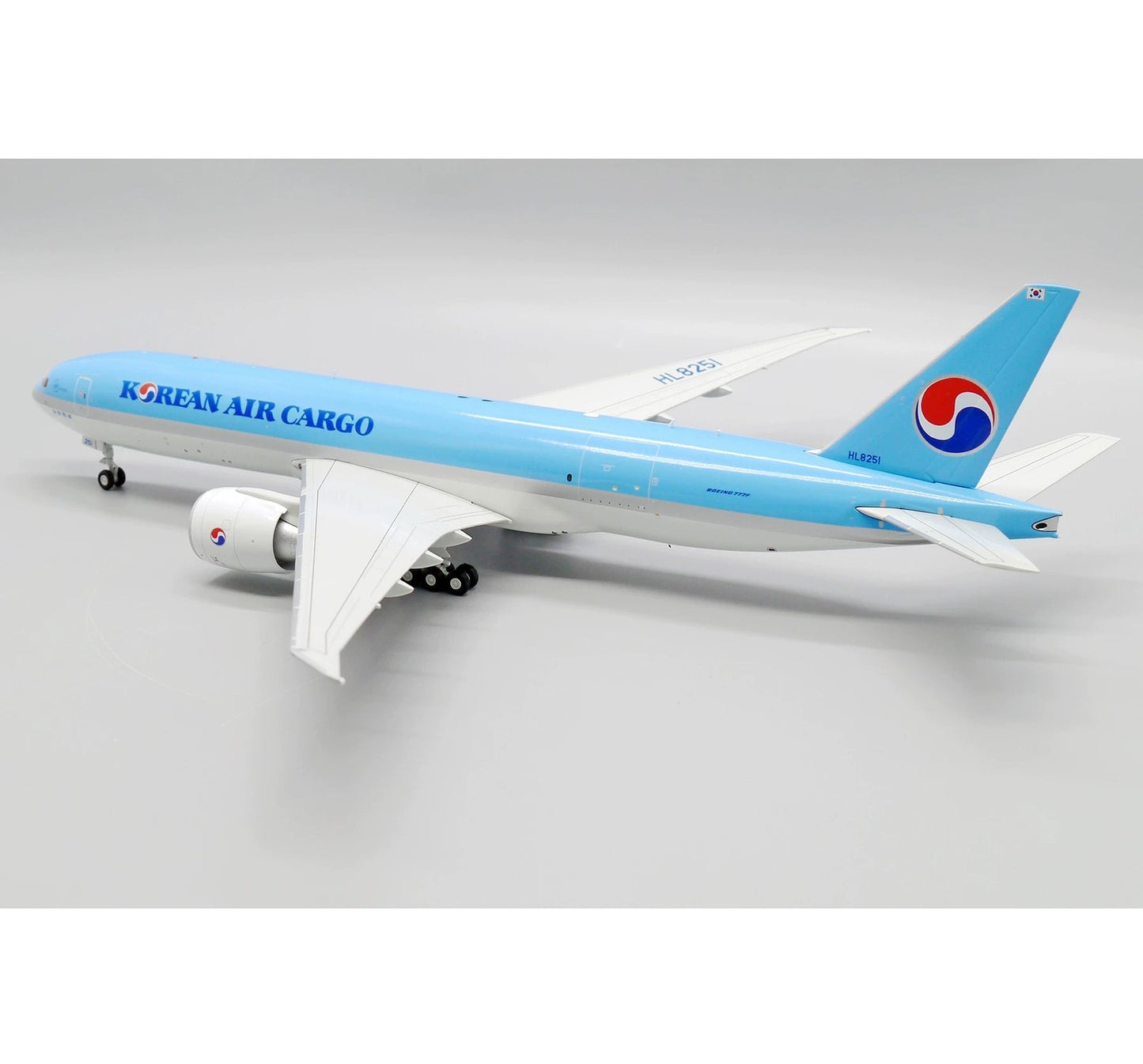 1:200 JC Wings Korean Air Boeing 777-200F Passenger Plane Diecast Aircraft Model