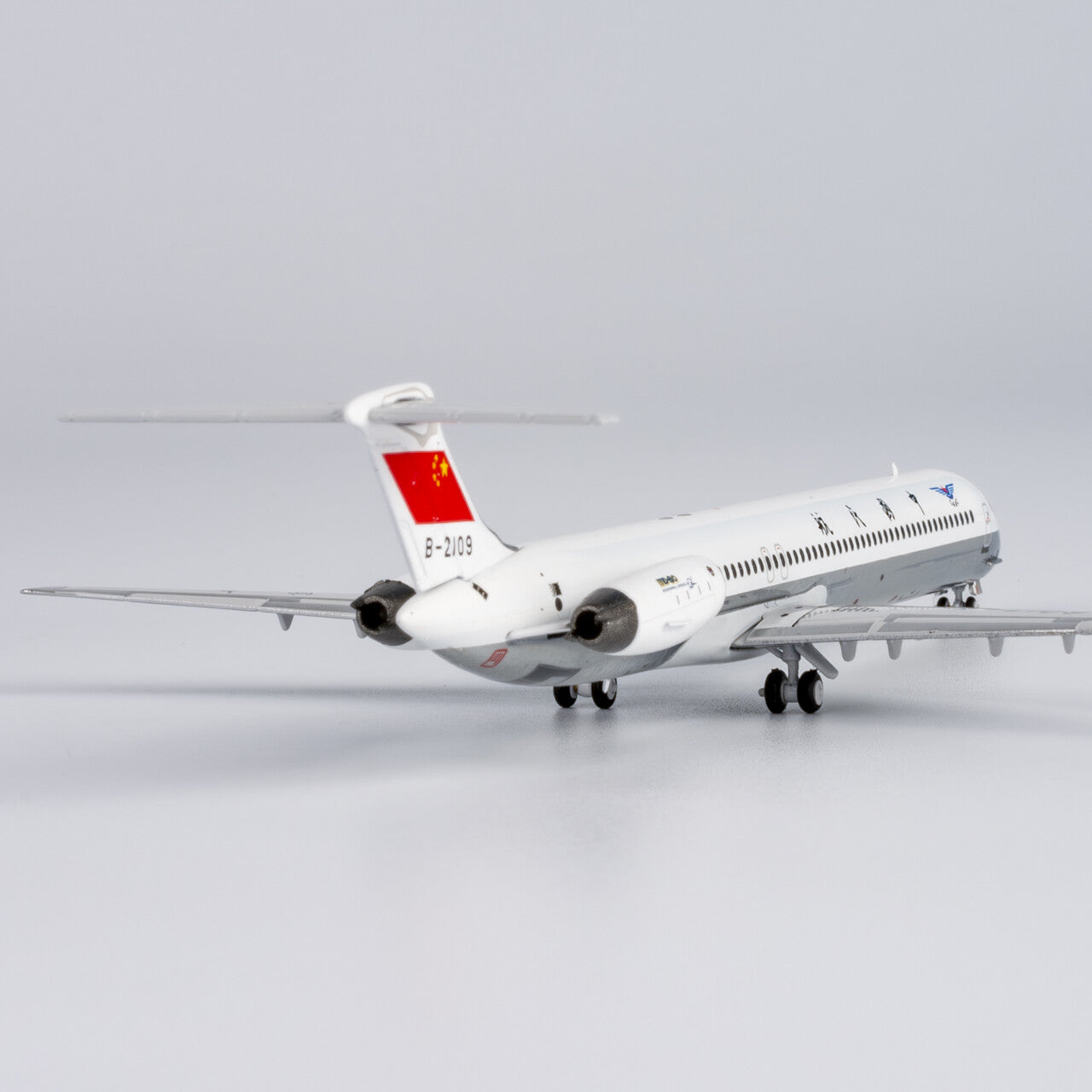 1:400 NGmodels CAAC McDonnell Douglas MD-82 Airplane Diecast Plane Model