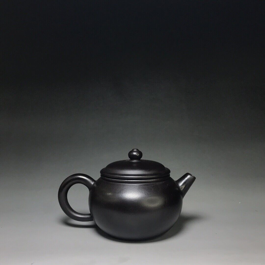 Chinese Yixing Zisha Clay Handmade Exquisite Teapot（乳鼎小壶 底款：燕萍）