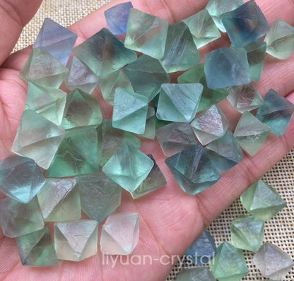 A+A+ Natural Green Fluorite octahedron Quartz Crystal Reiki Healing 15pcs