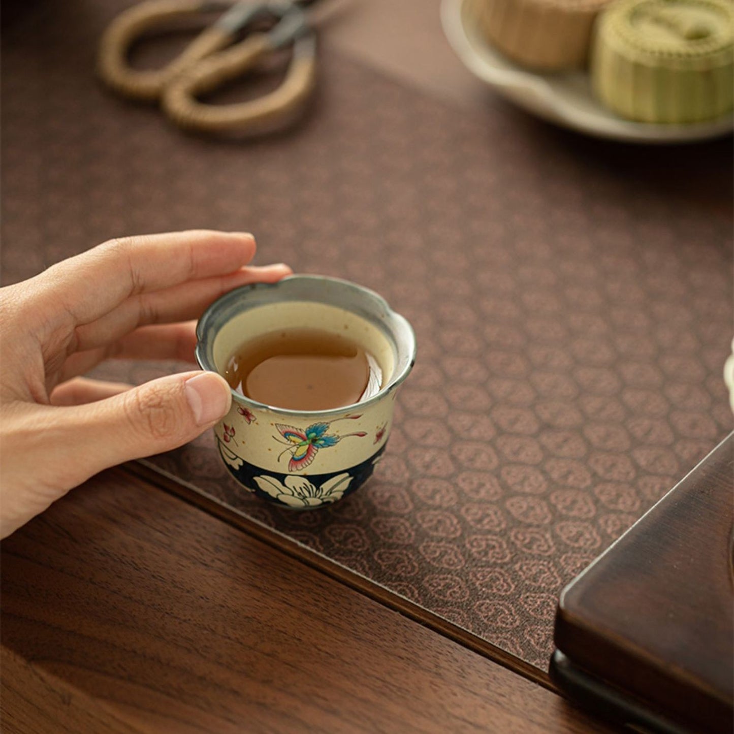 Blue and White Tea Cup Butterfly Lily Ceramic Master Cup Kung Fu Tea Set 55ml