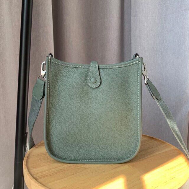 2022 NEW Women's Bucket Bag Handbag Hollowed Crossbody Bag Leather