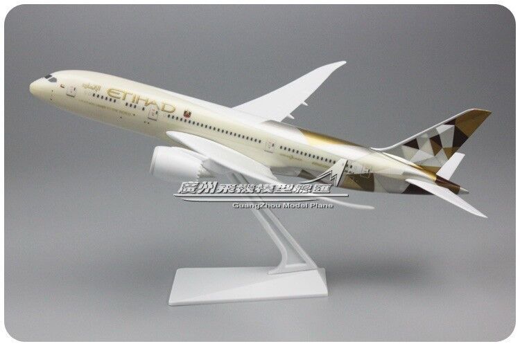 31CM 1:200 ETIHAD BOEING 787-9 Passenger Airplane ABS Plastic Assembled Model