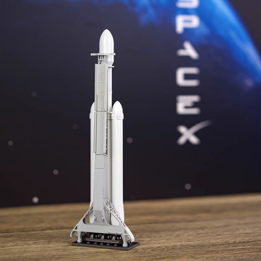1:300 Scale SpaceX Falcon9 Falcon Heavy with KSC-39A Painted Rocket Model