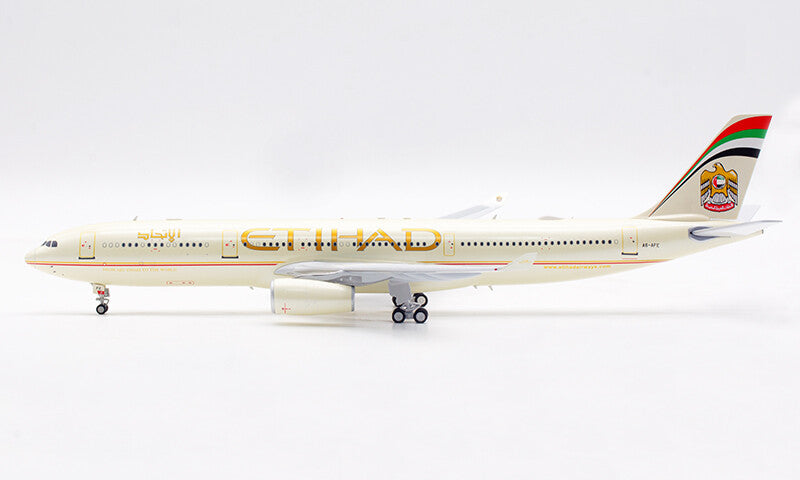 1:200 32CM InFlight ETIHAD AIRBUS A330-300 Airplane Diecast Plane Aircraft Model
