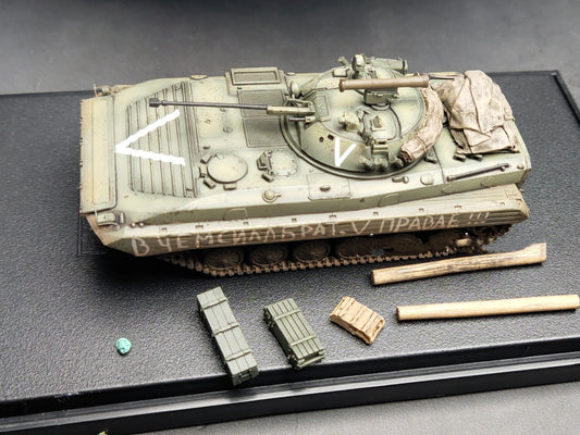 S-Model 1/72 Russian BMP-2 Tank Infantry Fighting Brother Armored Vehicle Model